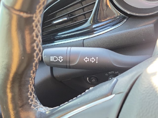 Used 2018 Buick Regal Essence w/ Sights and Sounds Package AWD/4WD image 14