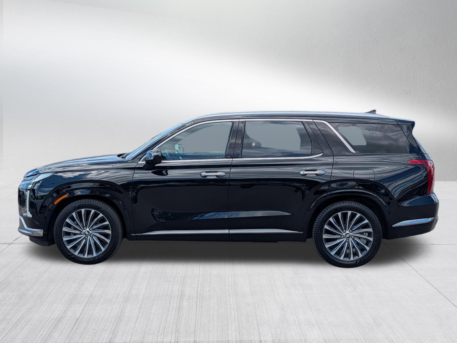Certified 2023 Hyundai Palisade Calligraphy w/ Cargo Package AWD/4WD image 4