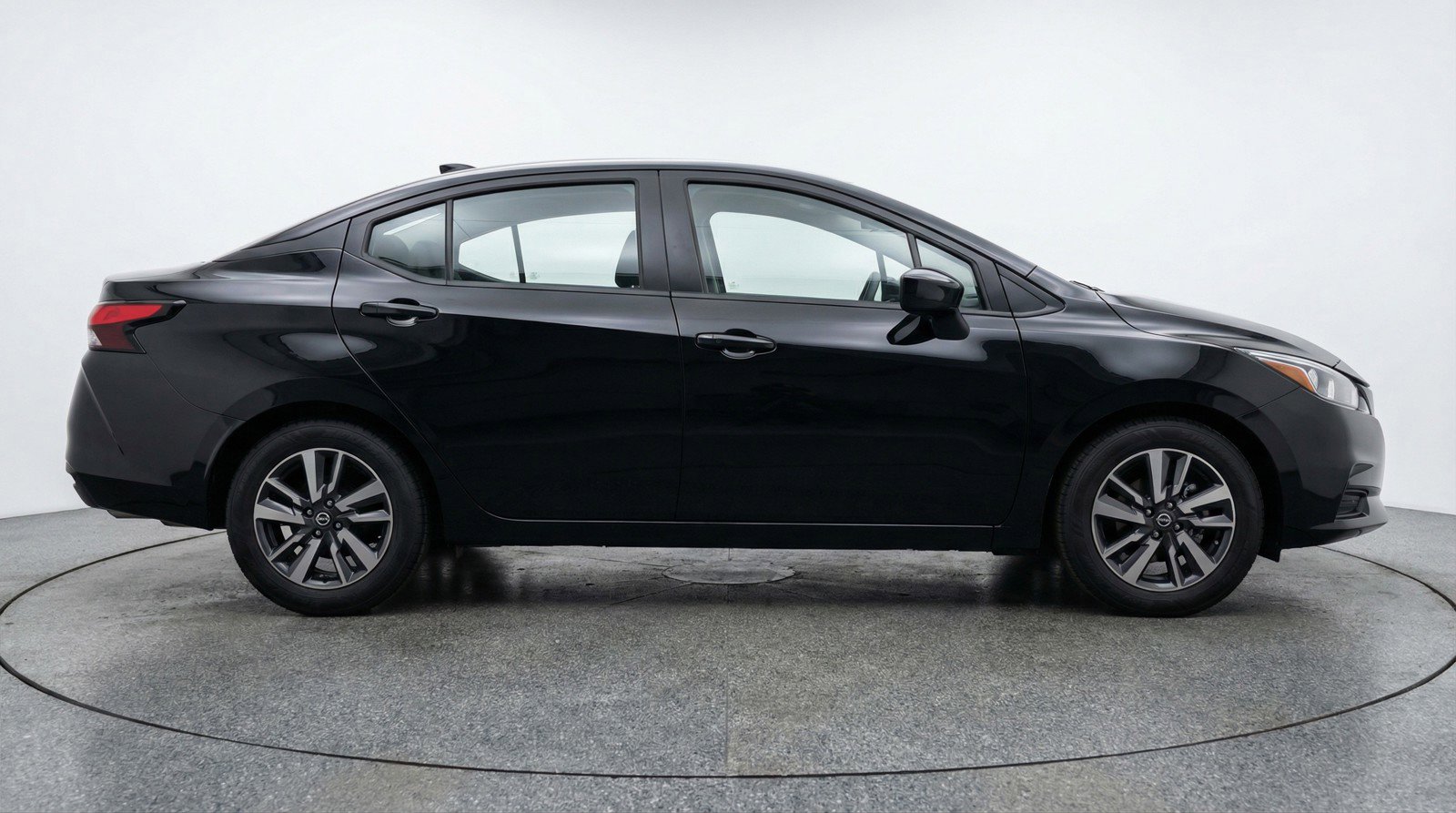 Used 2025 Nissan Versa SV image 11