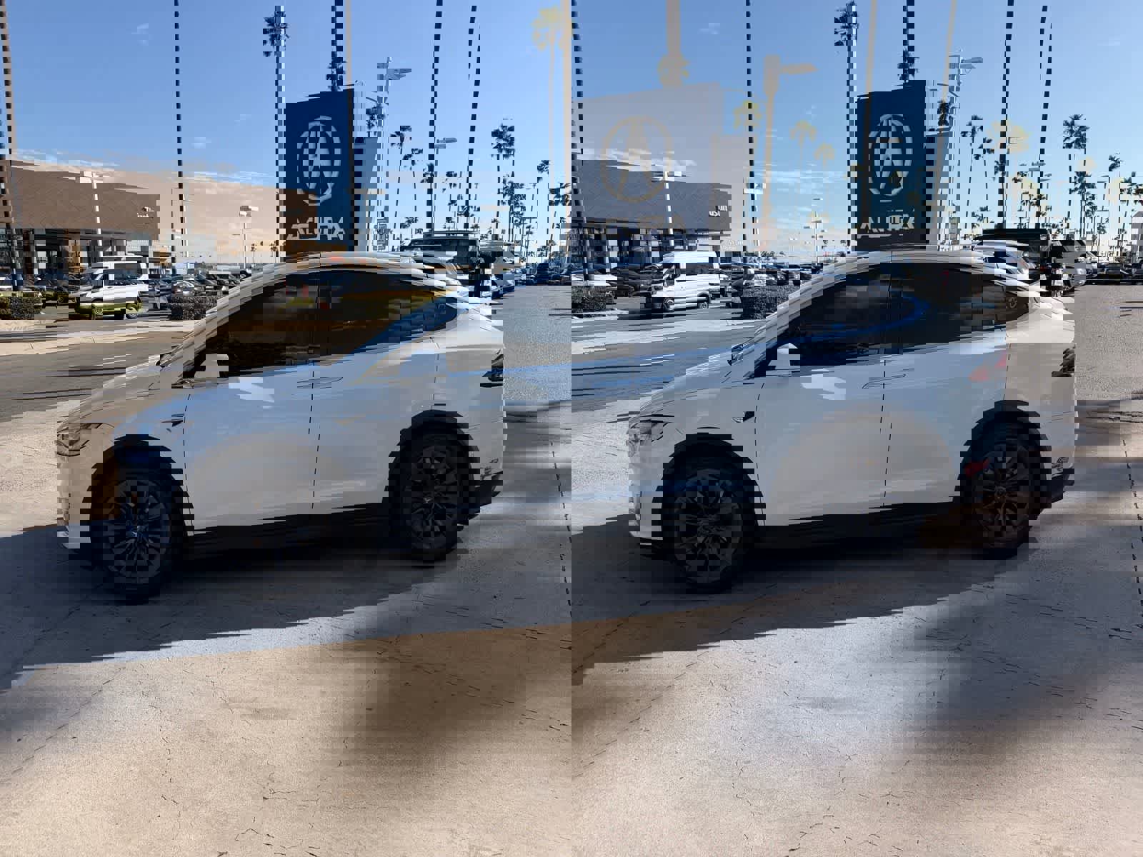 Used 2018 Tesla Model X 75D image 2