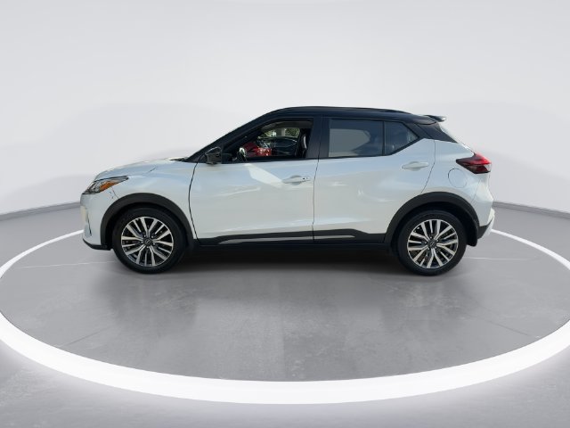 Used 2024 Nissan Kicks SR w/ SR Premium Package FWD image 5