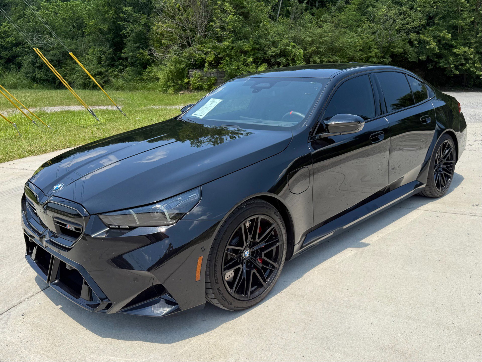 Used 2025 BMW M5 w/ Executive Package image 2