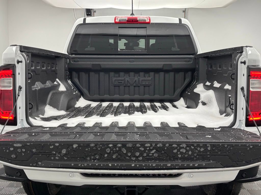New 2026 GMC Canyon Elevation w/ Convenience Package image 9