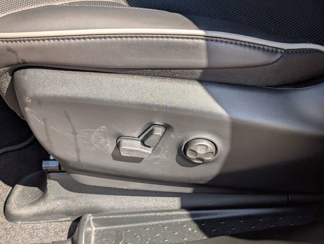 New 2027 Chrysler Pacifica Limited FWD image 16