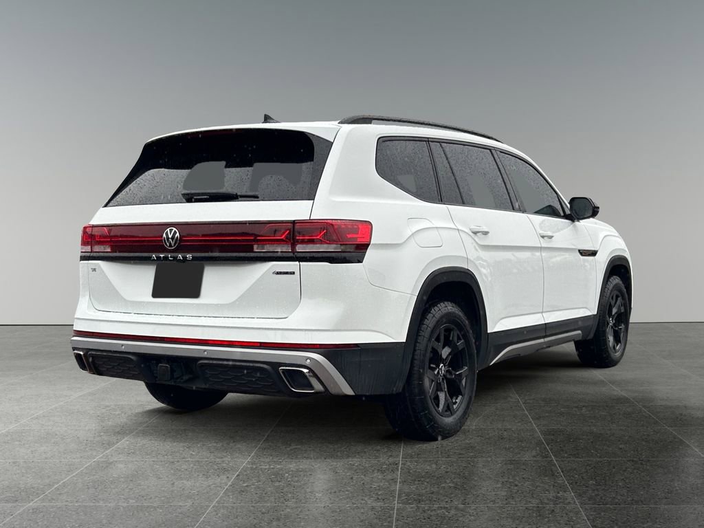Used 2024 Volkswagen Atlas Peak Edition SE image 7