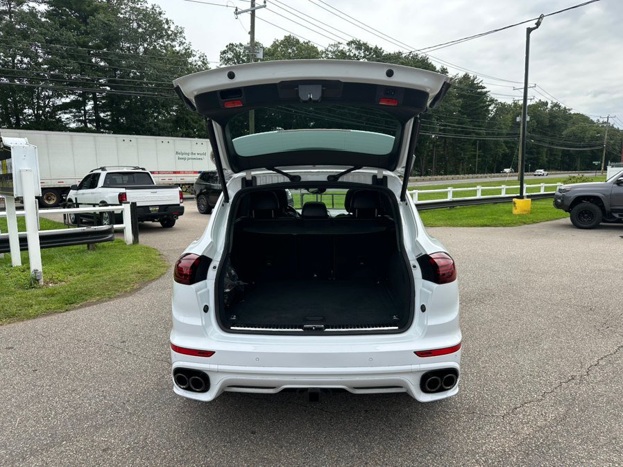 Used 2017 Porsche Cayenne GTS AWD/4WD image 32