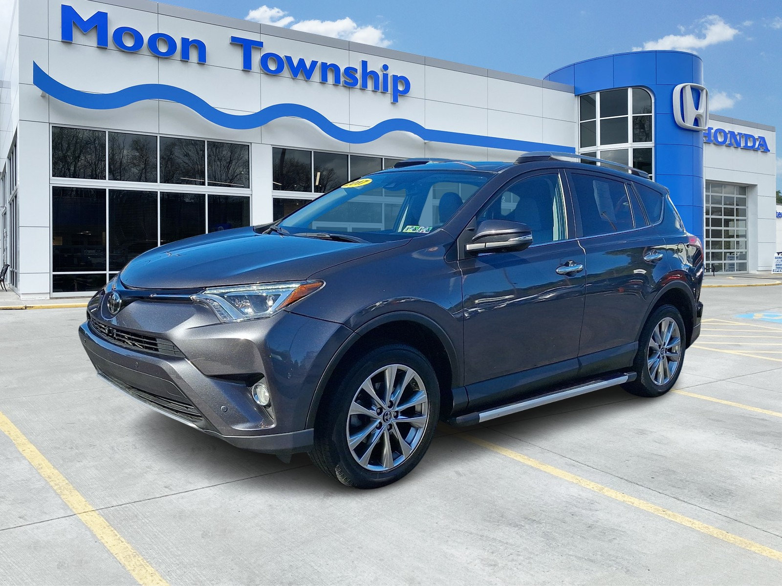 Used 2017 Toyota RAV4 Limited w/ Advanced Technology Package AWD/4WD image 3