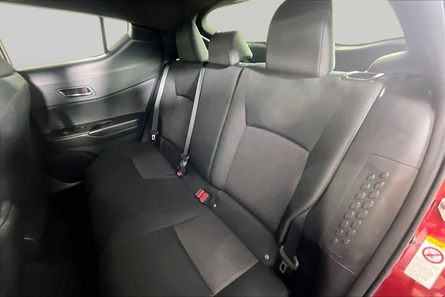 Used 2018 Toyota C-HR XLE FWD image 18