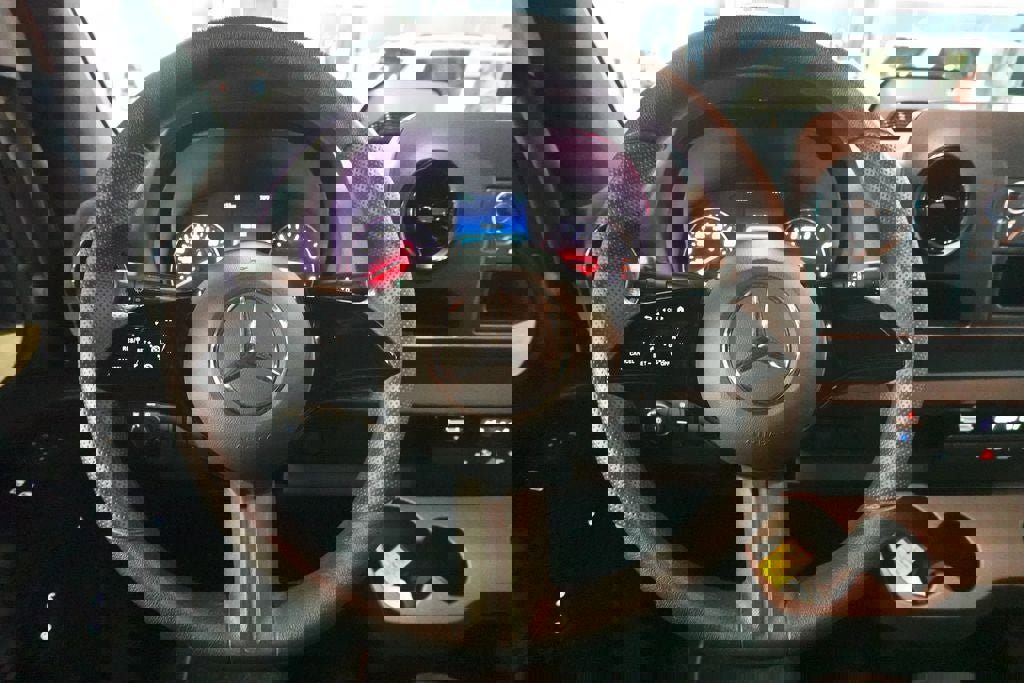 Used 2025 Mercedes-Benz Sprinter 2500 image 11