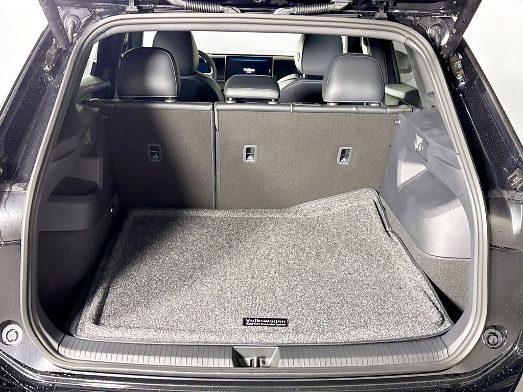 New 2026 Volkswagen Tiguan SE R-Line image 21