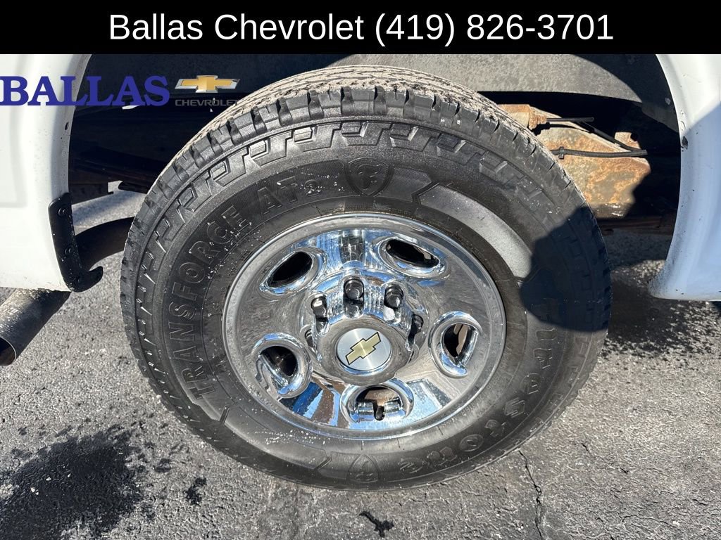 Used 2015 Chevrolet Express 2500 image 29