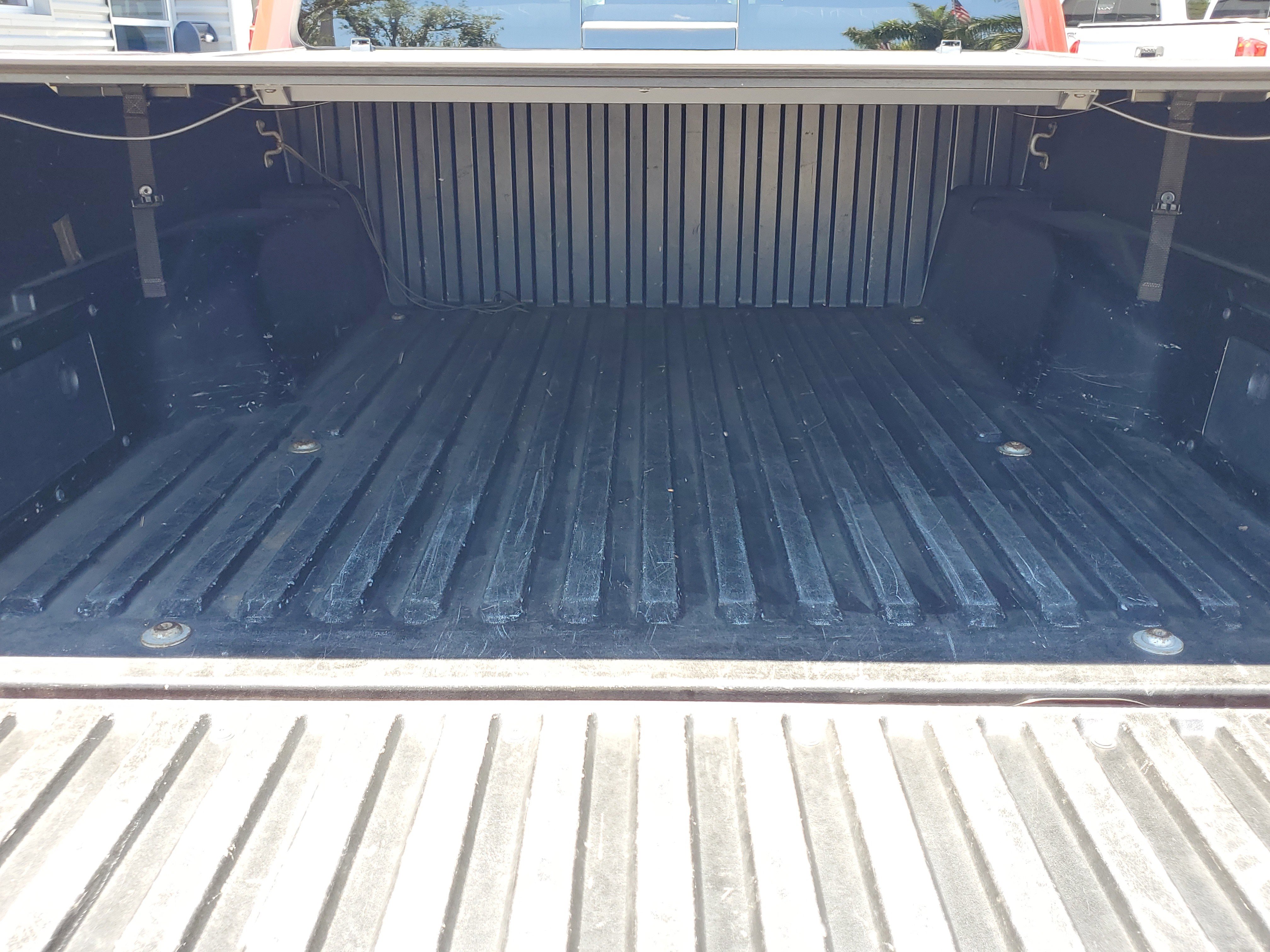 Used 2017 Toyota Tacoma TRD Sport w/ Premium & Technology Package image 9