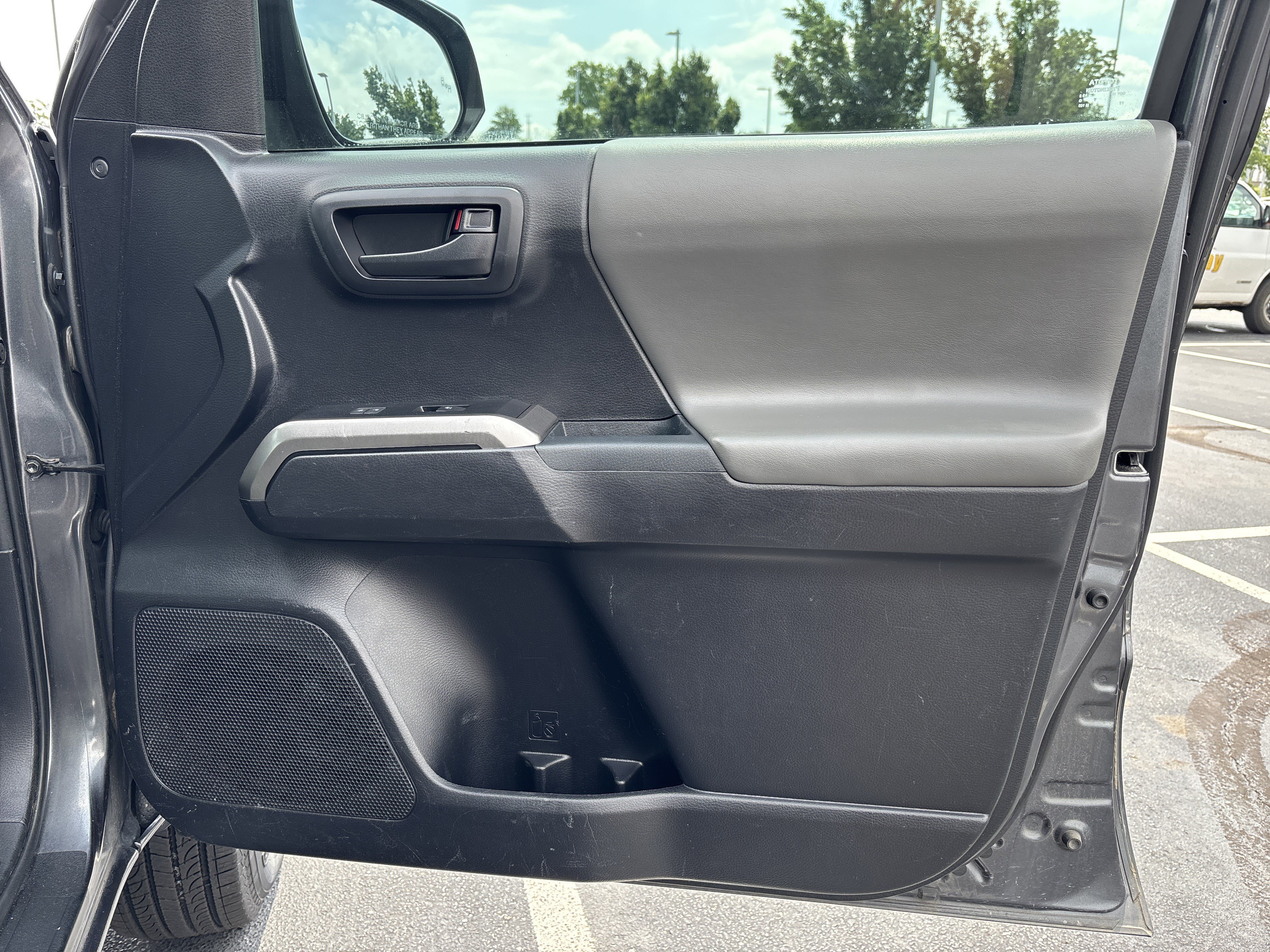 Used 2021 Toyota Tacoma SR5 w/ Technology Package AWD/4WD image 29