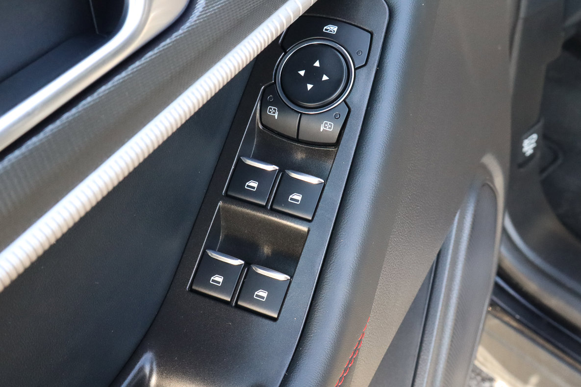 Used 2025 Ford Explorer ST-Line w/ ST-Line Street Pack image 16