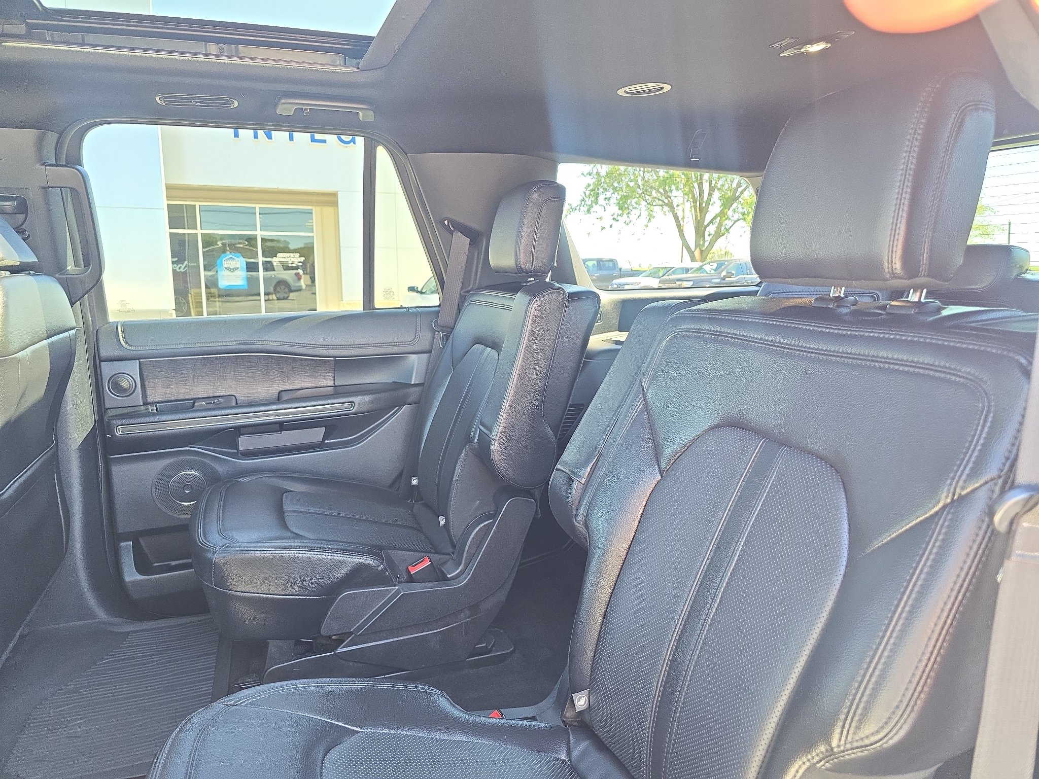 Used 2021 Ford Expedition Limited AWD/4WD image 19