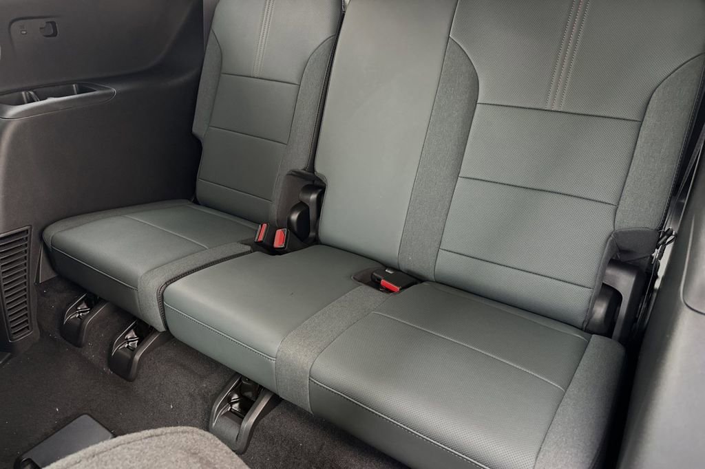 New 2025 GMC Acadia AT4 w/ Super Cruise Package image 13