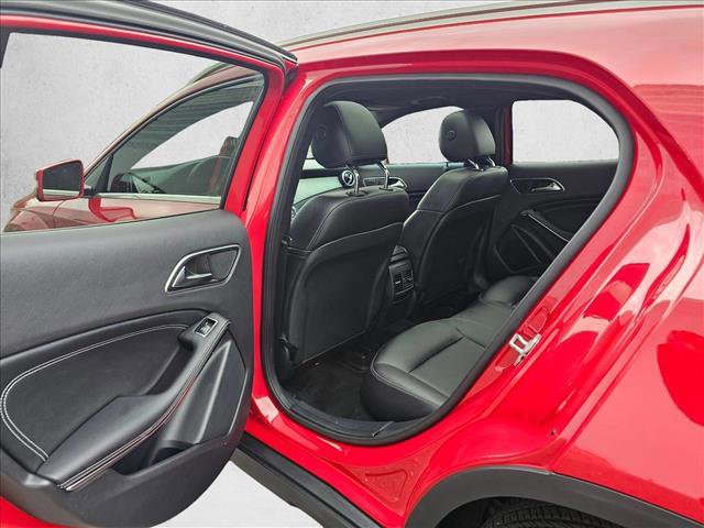 Used 2016 Mercedes-Benz GLA 250 image 14