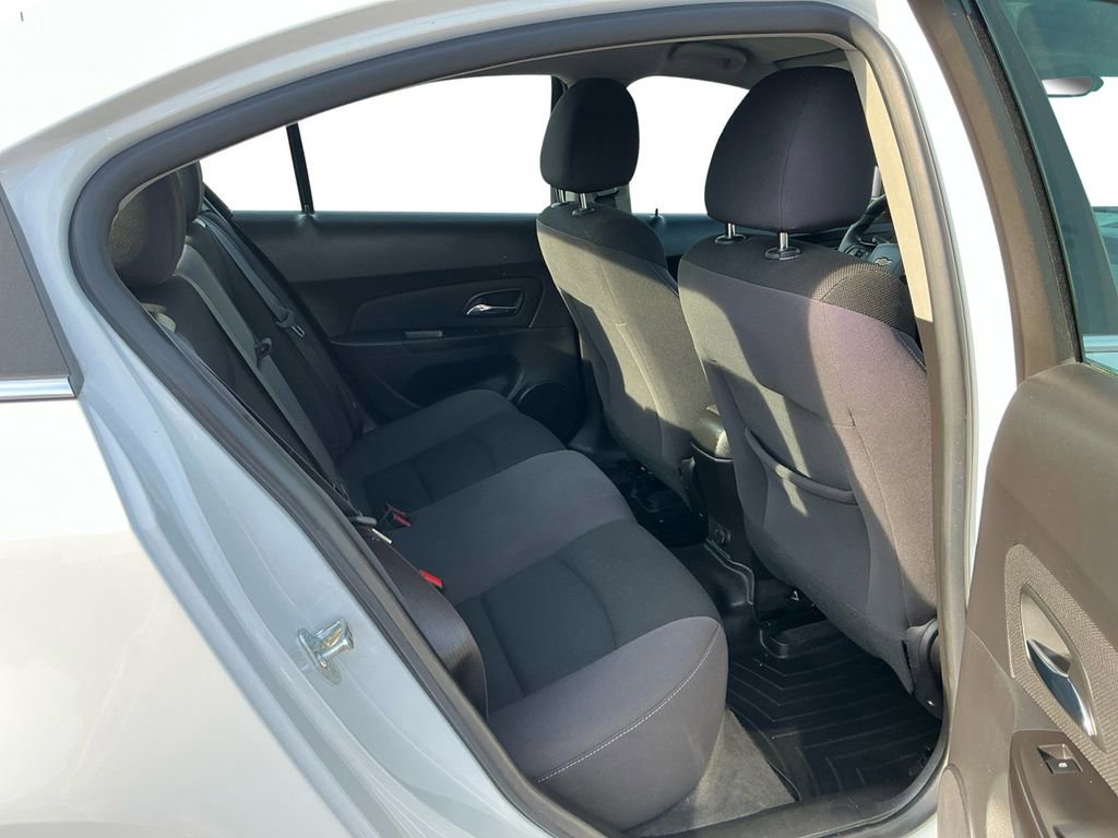 Used 2015 Chevrolet Cruze LT image 23