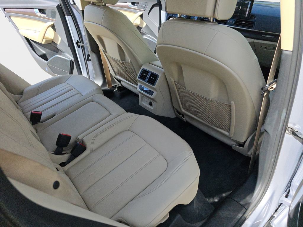 Certified 2023 Audi Q5 2.0T Premium w/ Convenience Package image 11
