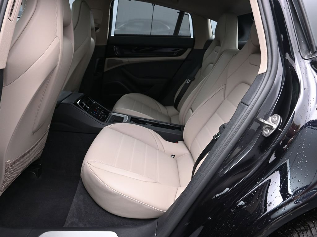 Certified 2025 Porsche Panamera image 16