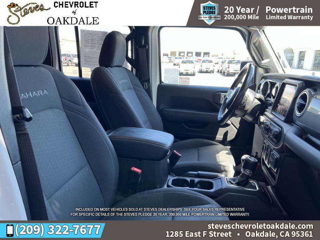 Used 2022 Jeep Wrangler Unlimited Sahara AWD/4WD image 31