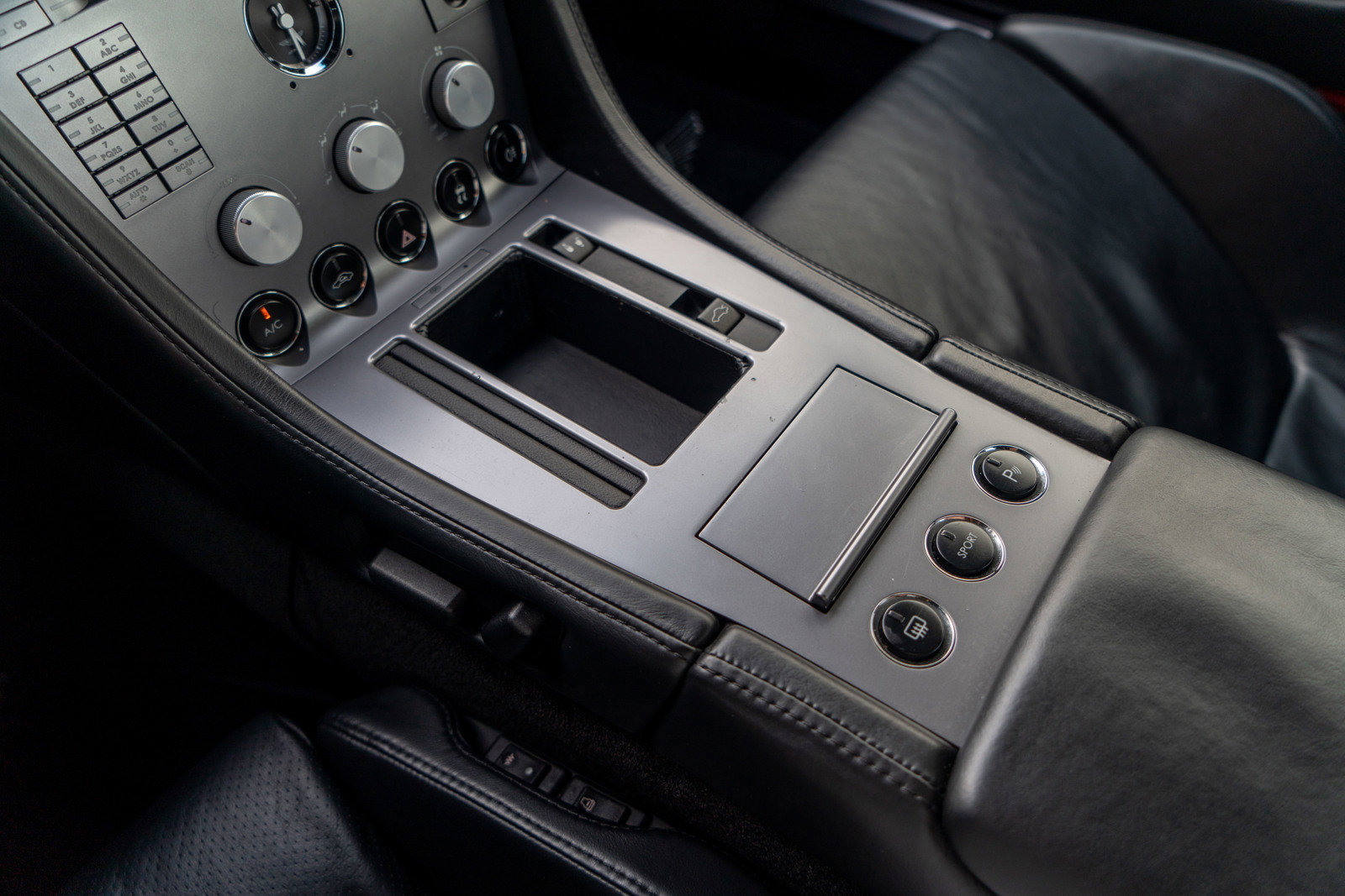 Used 2006 Aston Martin DB9 Coupe RWD image 25