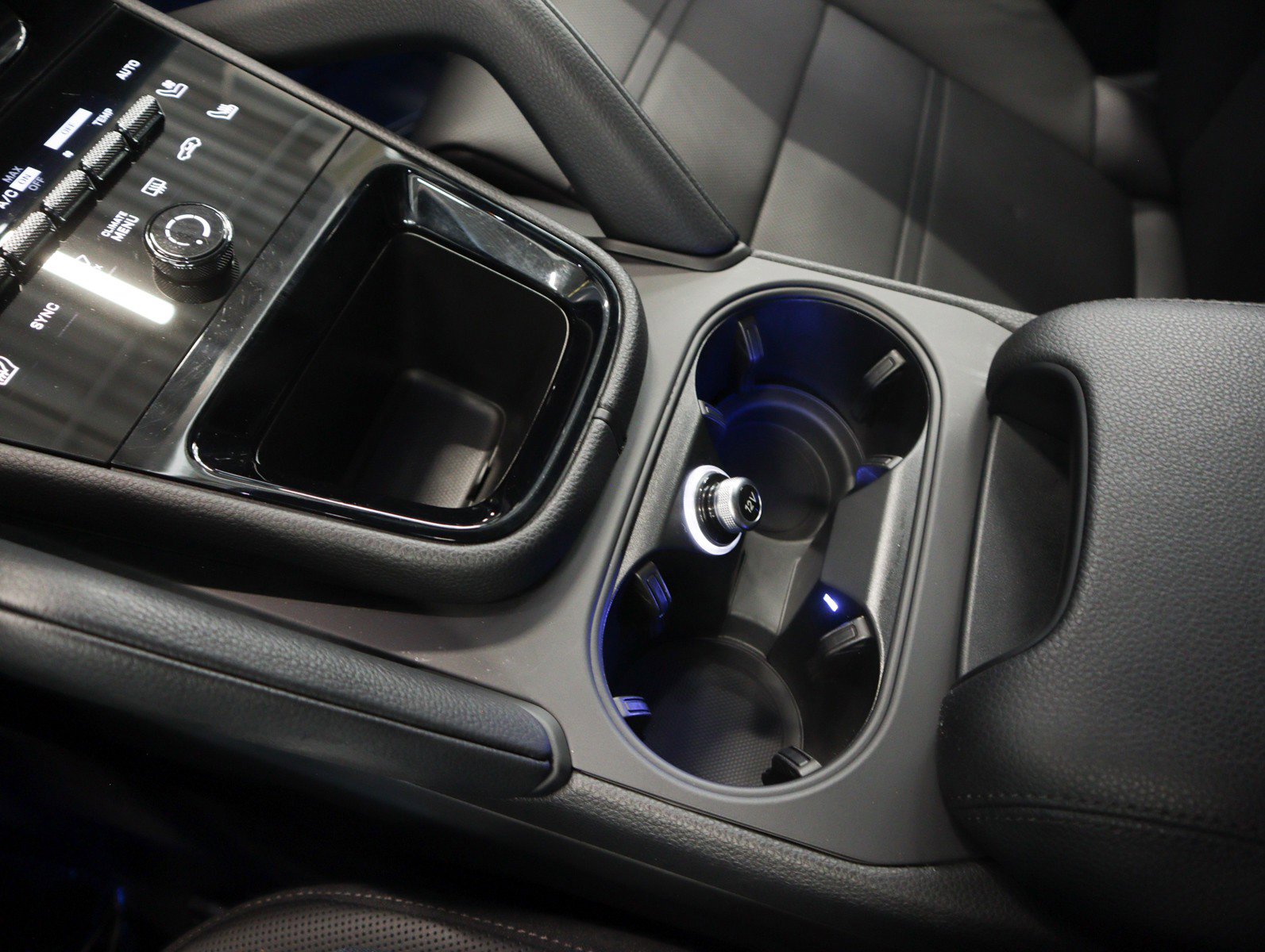 Certified 2025 Porsche Cayenne Coupe image 16