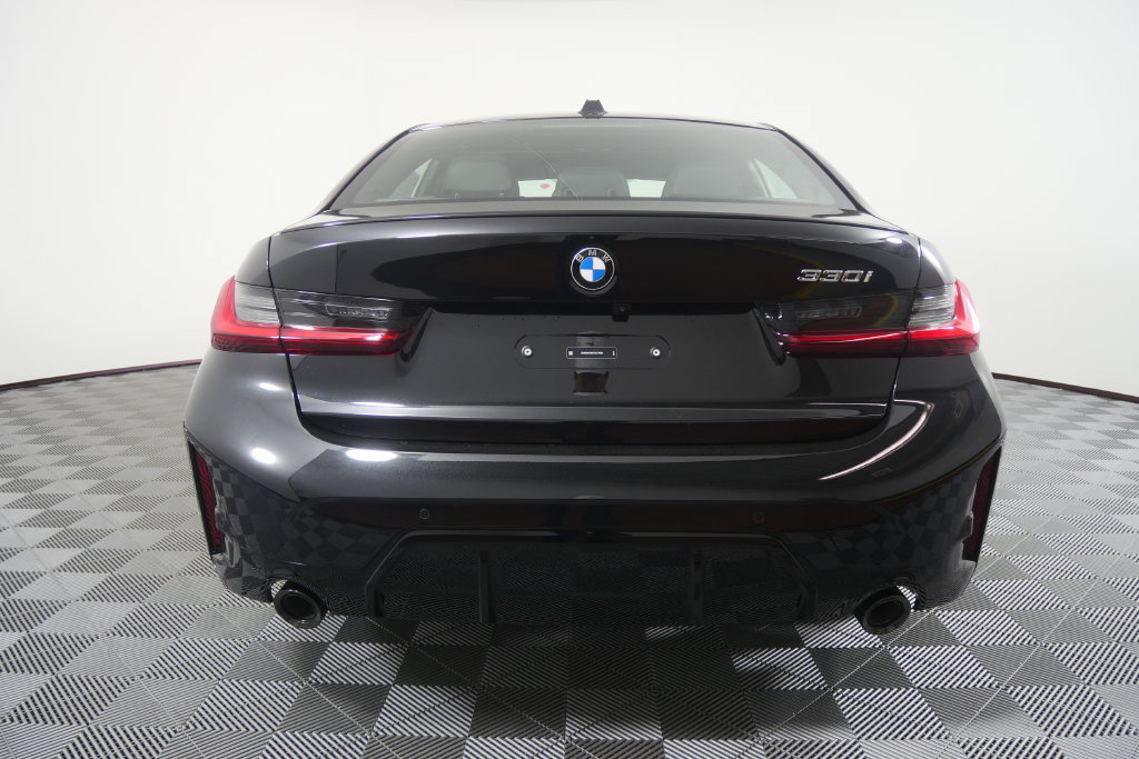 New 2026 BMW 330i Sedan w/ M Sport Package RWD image 5
