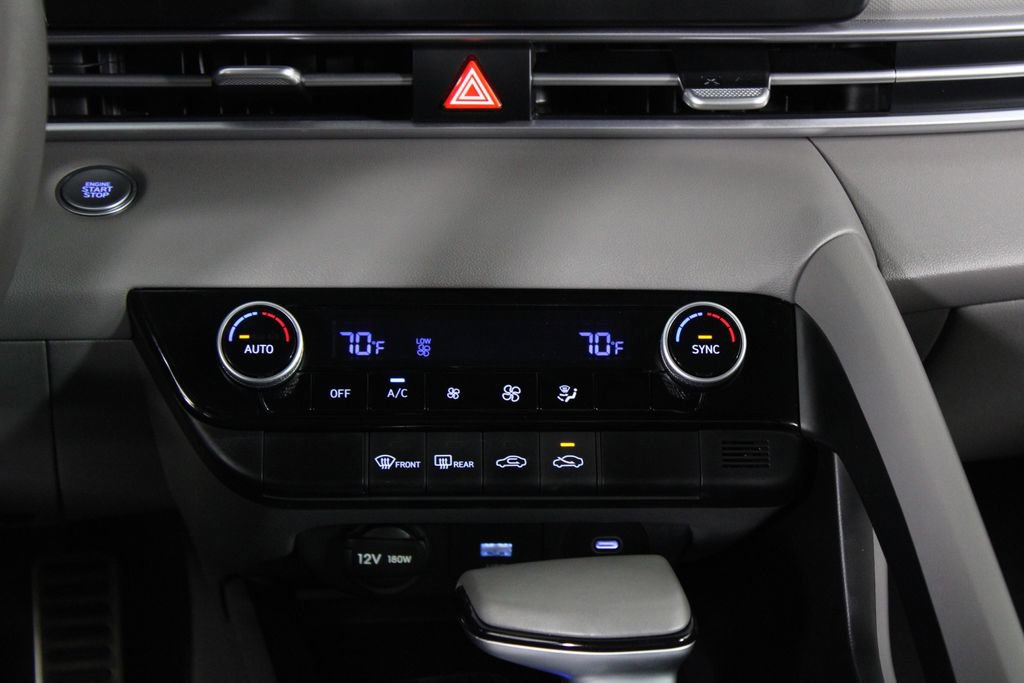 Certified 2025 Hyundai Elantra Sport image 22