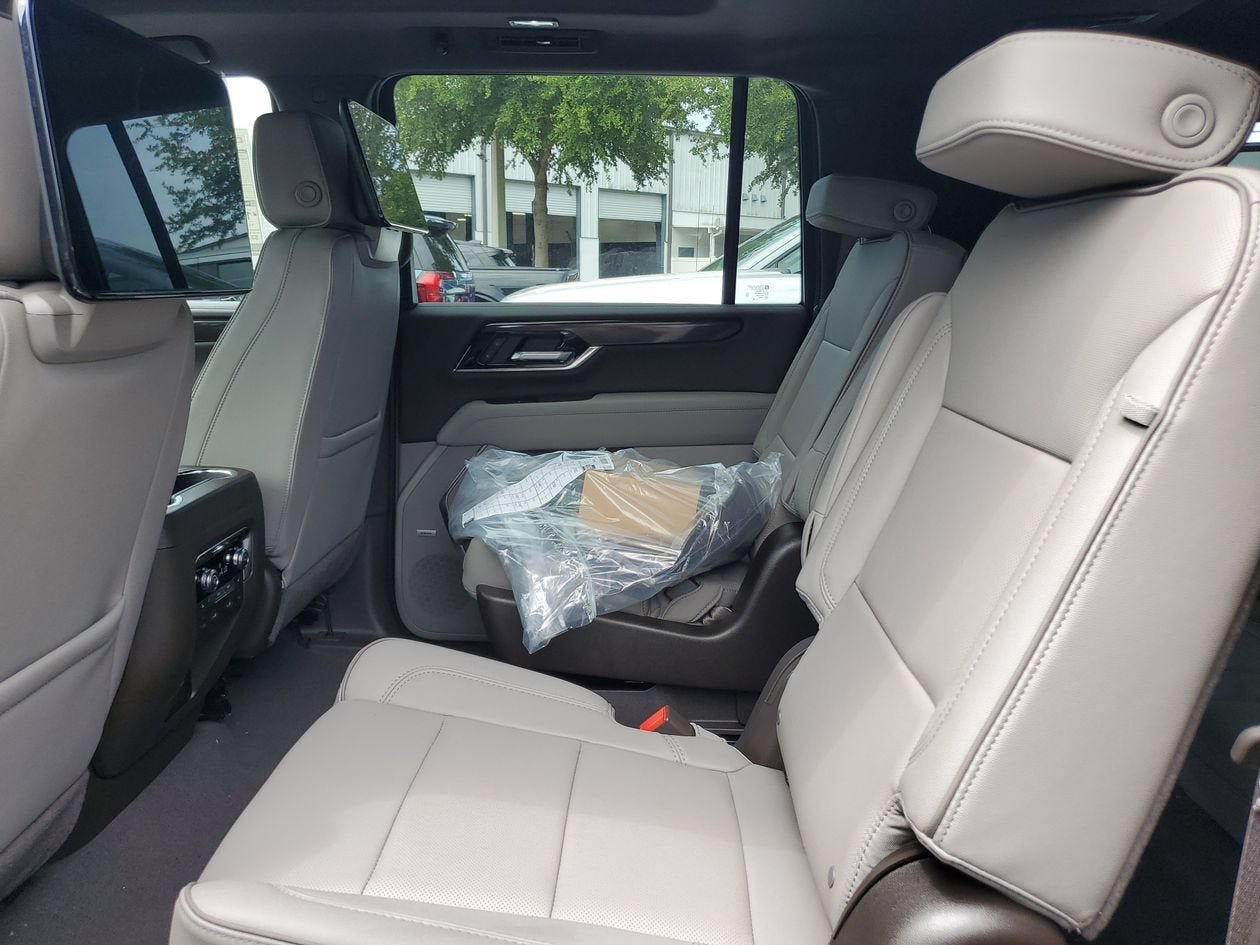 New 2026 GMC Yukon XL Elevation w/ Elevation Premium Package AWD/4WD image 11
