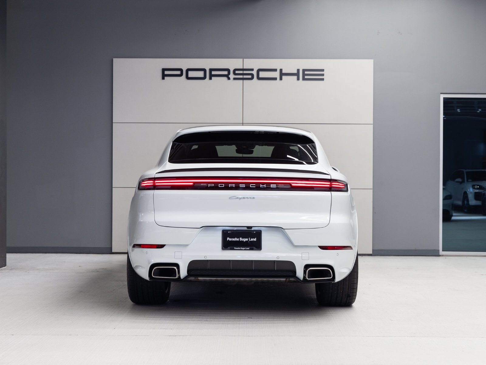 New 2026 Porsche Cayenne Coupe AWD/4WD image 6