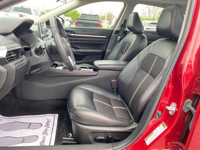 Used 2023 Nissan Altima 2.5 SR AWD/4WD image 16