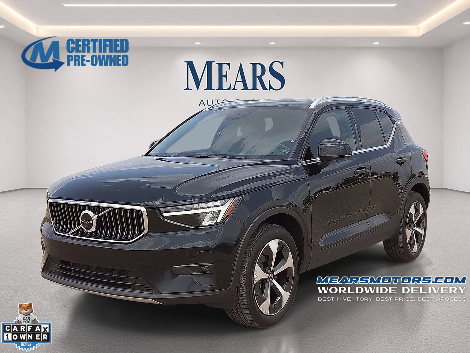 Used 2024 Volvo XC40 B5 Plus AWD/4WD image 1