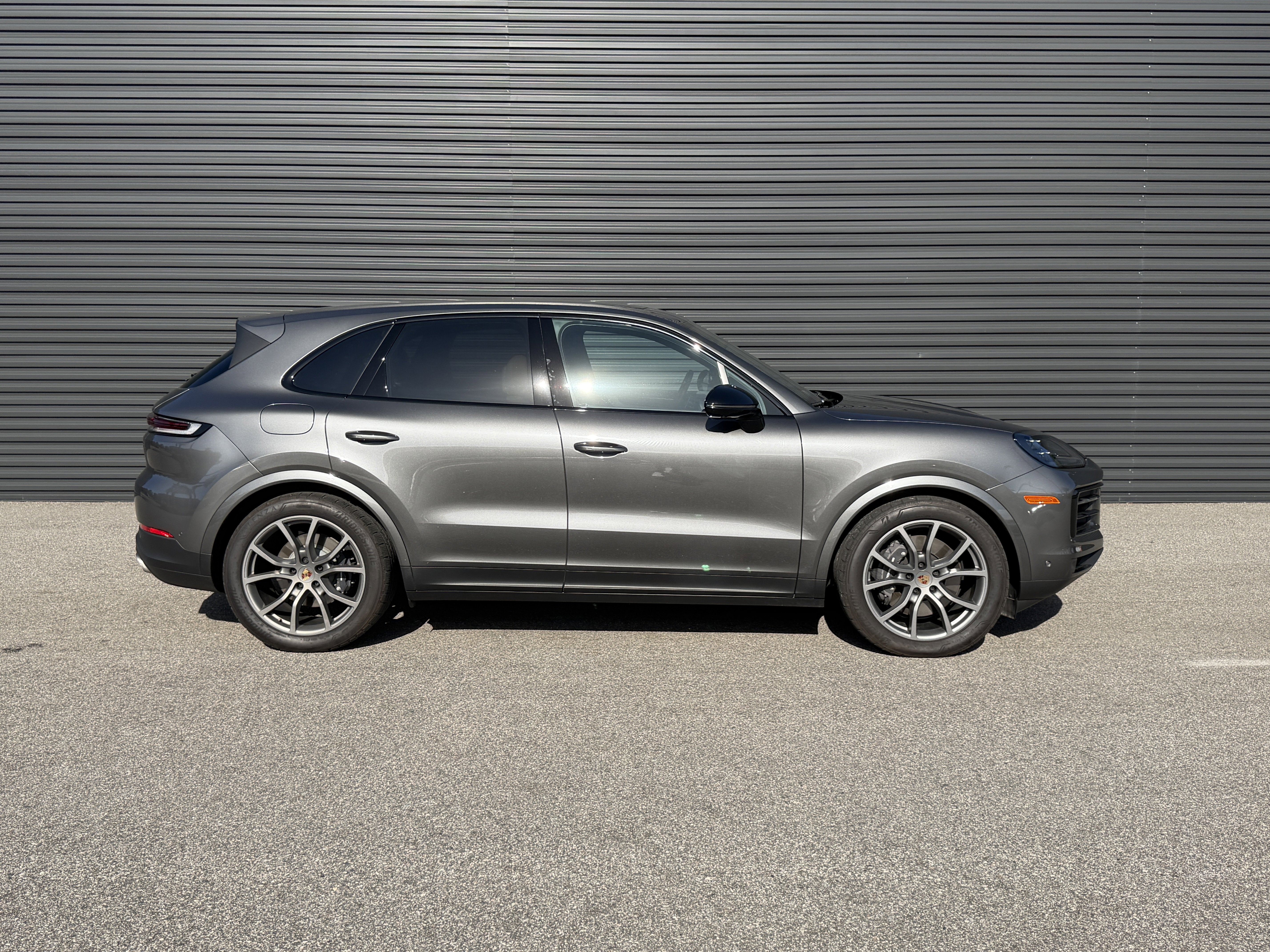 Certified 2025 Porsche Cayenne image 8