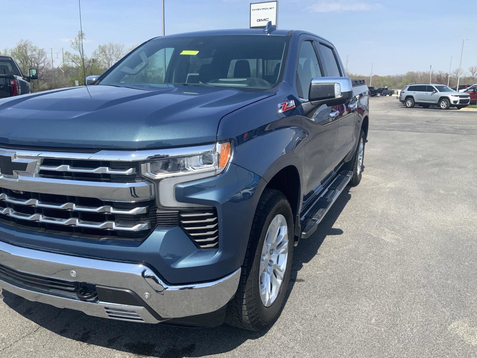 Used 2024 Chevrolet Silverado 1500 LTZ w/ LTZ Premium Package image 15