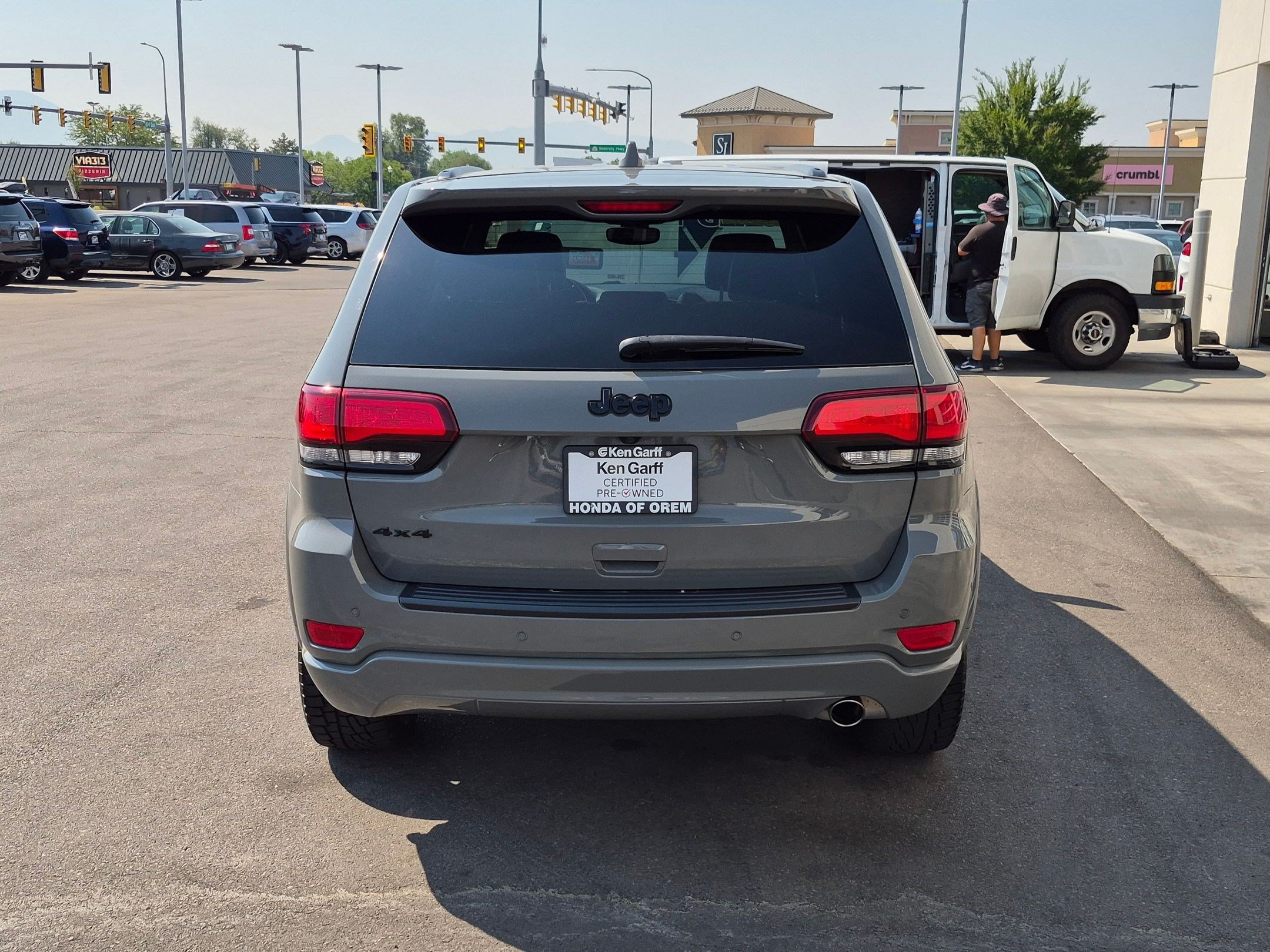 Used 2020 Jeep Grand Cherokee Altitude AWD/4WD image 7