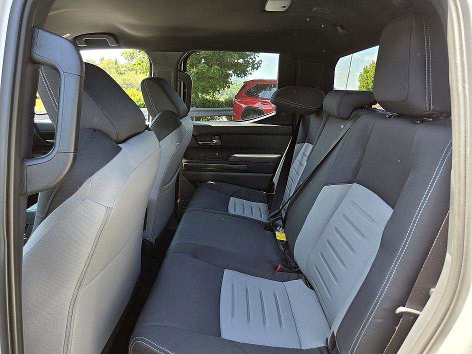 New 2025 Toyota Tacoma TRD Off-Road AWD/4WD image 13