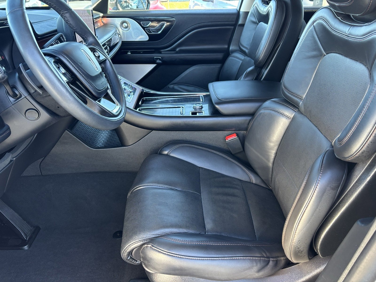 Used 2024 Lincoln Aviator Reserve w/ Equipment Group 201A image 18