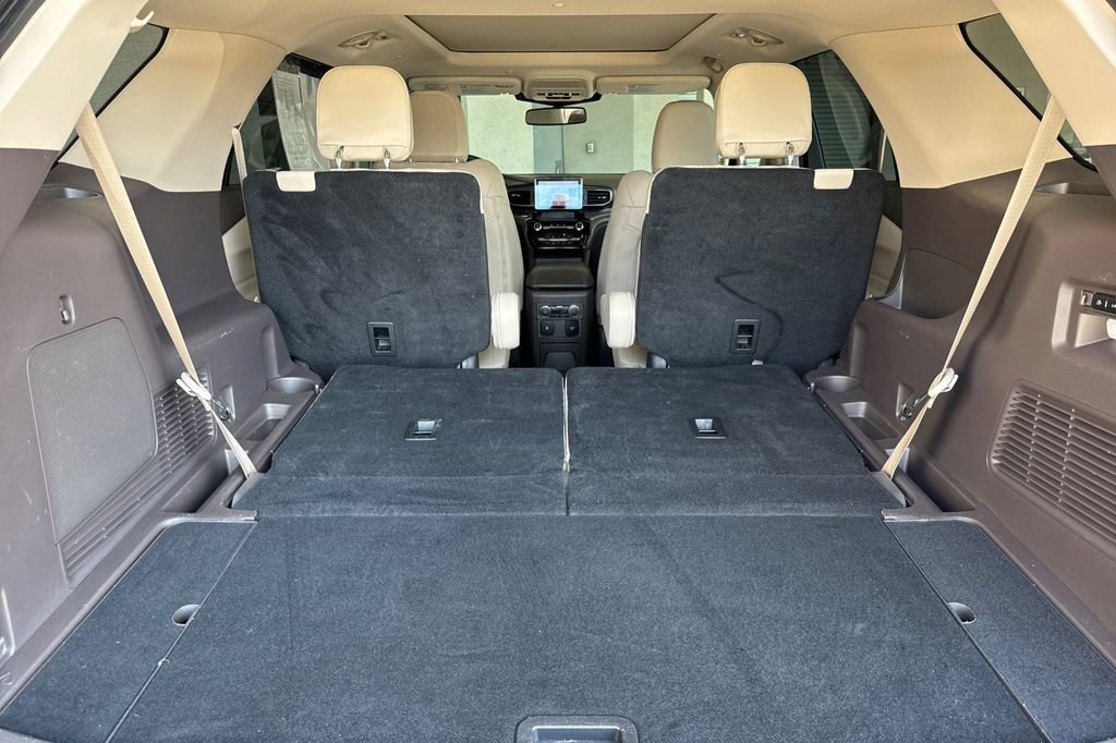 Used 2022 Ford Explorer Platinum w/ Class IV Trailer Tow Package image 18