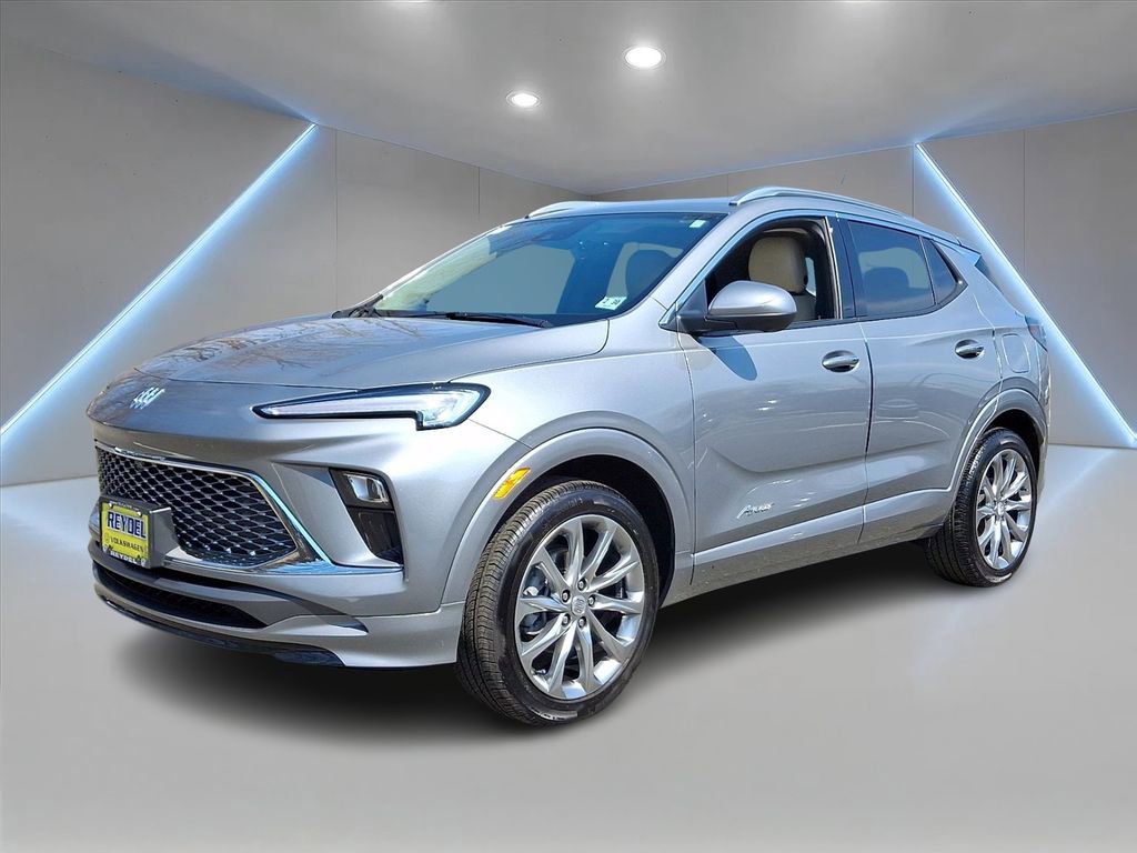 Used 2025 Buick Encore GX Avenir w/ Avenir Technology Package image 1