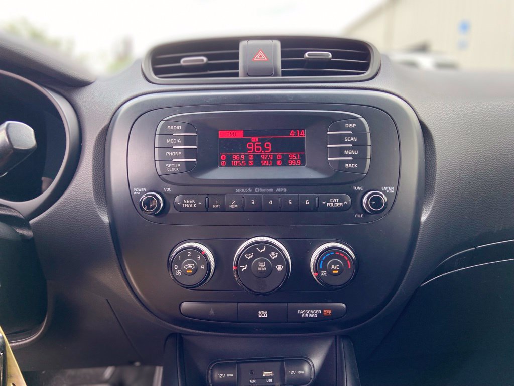 Used 2015 Kia Soul FWD image 30