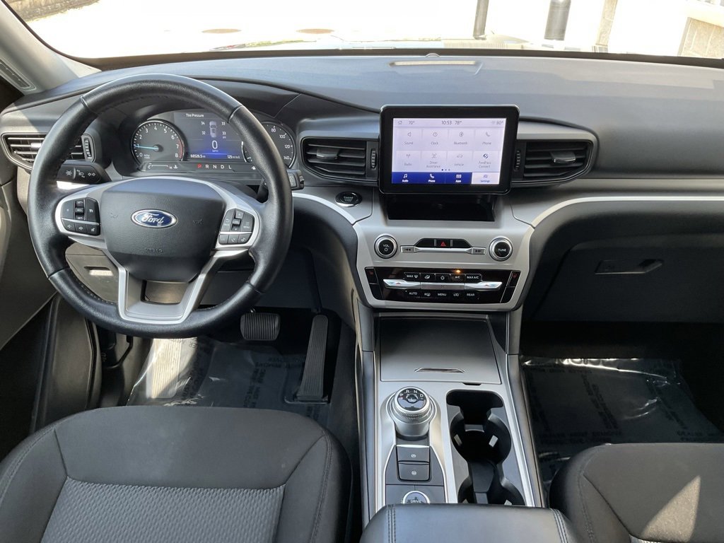 Used 2022 Ford Explorer XLT image 13