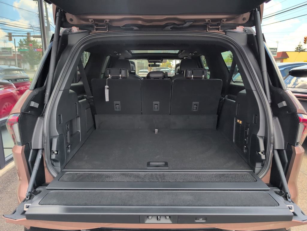 New 2025 Lincoln Navigator L Black Label image 12