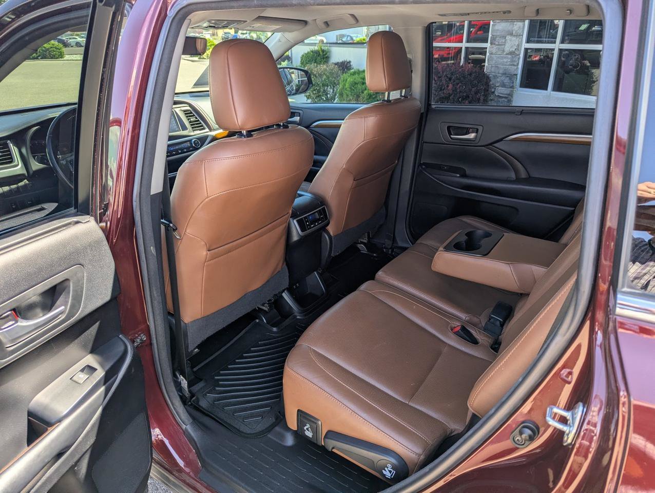 Used 2017 Toyota Highlander Limited AWD/4WD image 25