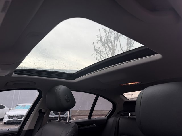 Used 2014 BMW 535d Sedan image 16