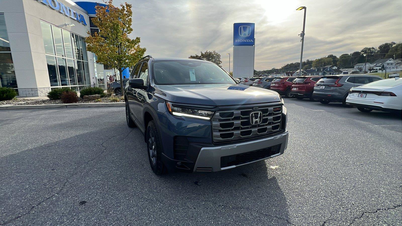 New 2026 Honda Pilot TrailSport image 2