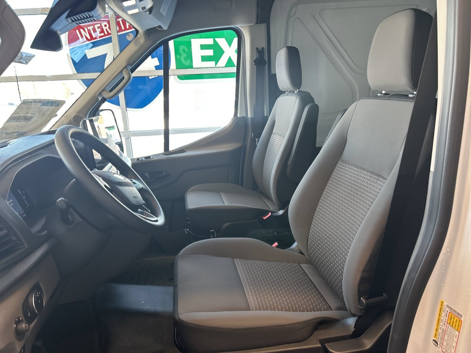 New 2026 Ford Transit 250 148 Medium Roof RWD image 18