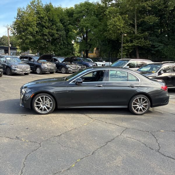 Used 2023 Mercedes-Benz E 450 4MATIC Sedan image 5