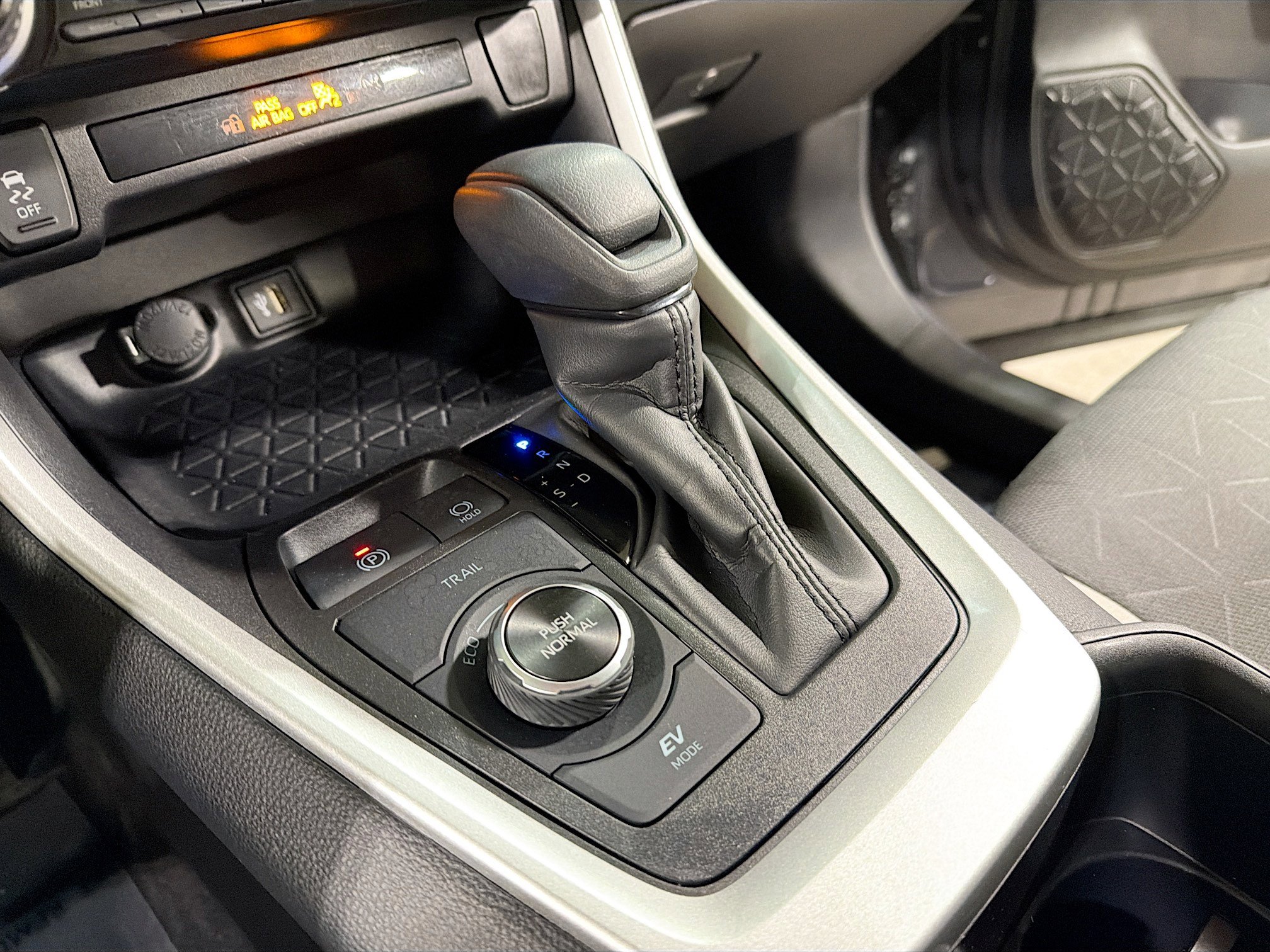 Certified 2025 Toyota RAV4 XLE image 10