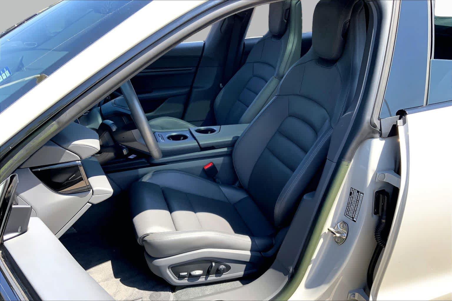 Used 2022 Porsche Taycan RWD image 7